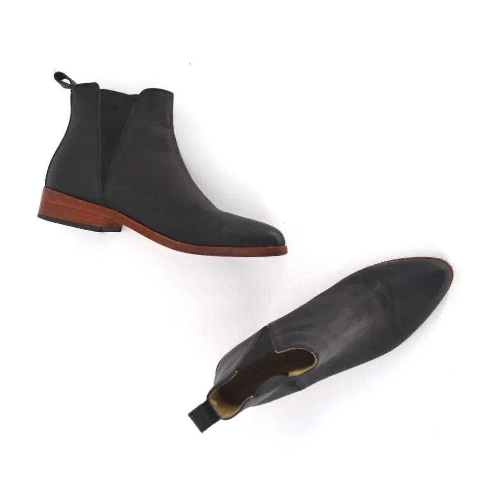Nisolo Eva Everyday Chelsea Boots Black Leather Pull On Ankle Booties Women's 7